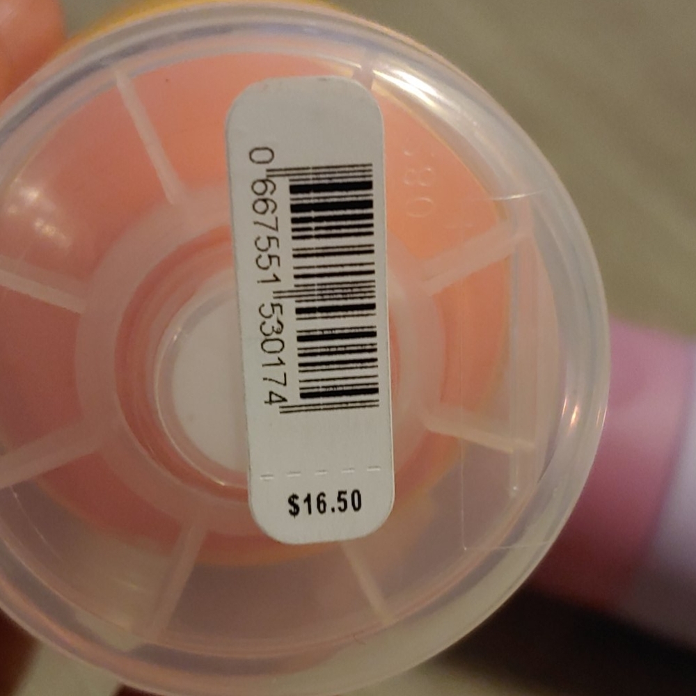 Pink Body lotion - Picture 3 of 4